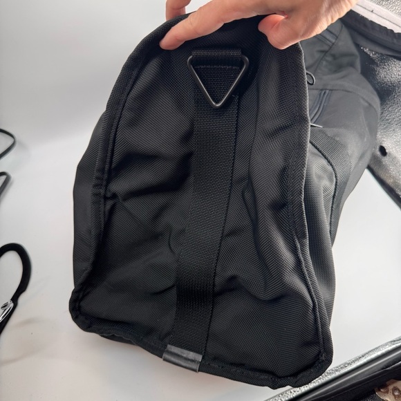 TUMI Black Expandable Boston Ballistic 22" Carry On Duffle Bag - Picture 4 of 8